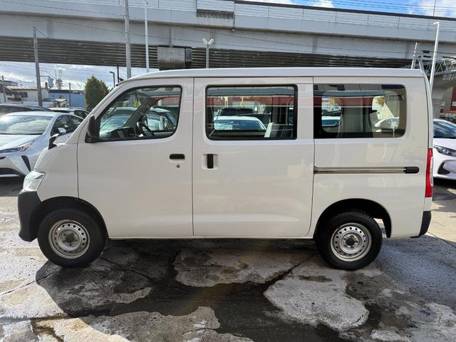 タウンエースバン ＤＸ　４ＷＤ　社外メモリナビ　バックカメラ　トヨタセーフティセンス　ＥＴＣ　寒冷地仕様（3枚目）