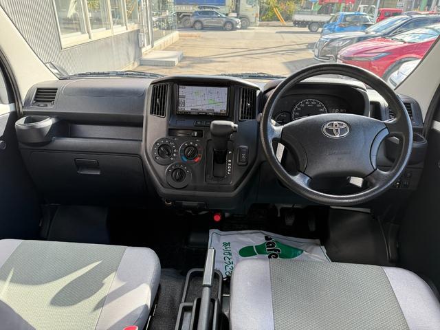 タウンエースバン ＤＸ　４ＷＤ　社外メモリナビ　バックカメラ　トヨタセーフティセンス　ＥＴＣ　寒冷地仕様（10枚目）