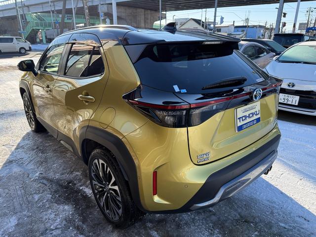 ヤリスクロス ハイブリッドＺ　アドベンチャー　４ＷＤ　ディスプレイオーディオ　パノラミックビューモニター　アダプティブハイビーム　ブラインドスポットモニター　アドバンストパーク　ステリングヒーター　カラーヘッドアップディスプレイ　寒冷地仕様（4枚目）