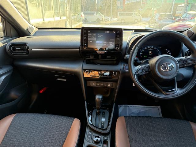 ヤリスクロス ハイブリッドＺ　アドベンチャー　４ＷＤ　ディスプレイオーディオ　パノラミックビューモニター　アダプティブハイビーム　ブラインドスポットモニター　アドバンストパーク　ステリングヒーター　カラーヘッドアップディスプレイ　寒冷地仕様（10枚目）