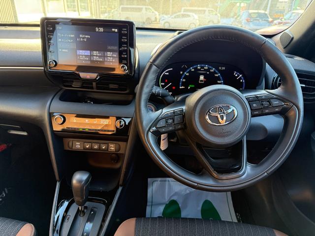 ヤリスクロス ハイブリッドＺ　アドベンチャー　４ＷＤ　ディスプレイオーディオ　パノラミックビューモニター　アダプティブハイビーム　ブラインドスポットモニター　アドバンストパーク　ステリングヒーター　カラーヘッドアップディスプレイ　寒冷地仕様（11枚目）