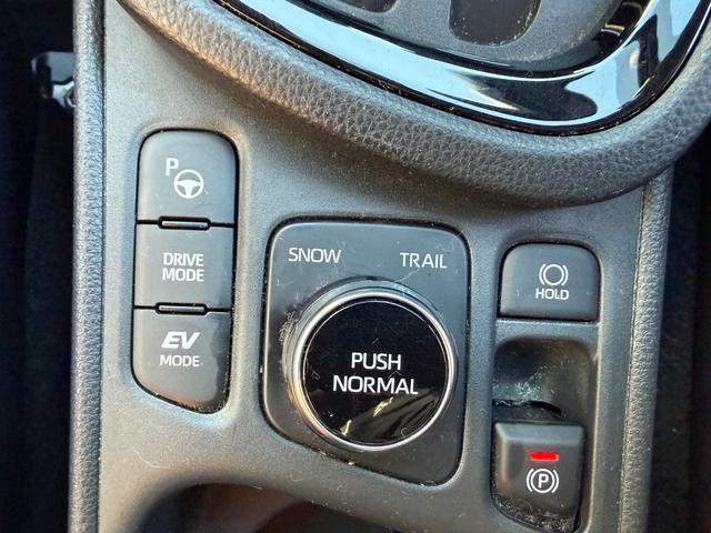ヤリスクロス ハイブリッドＺ　アドベンチャー　４ＷＤ　ディスプレイオーディオ　パノラミックビューモニター　アダプティブハイビーム　ブラインドスポットモニター　アドバンストパーク　ステリングヒーター　カラーヘッドアップディスプレイ　寒冷地仕様（15枚目）
