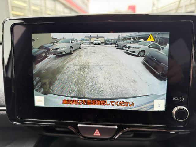 ヤリスクロス Ｇ　４ＷＤ　純正ナビ　バックカメラ　トヨタセーフティセンス　スマートキー　コーナーセンサー　クルーズコントロール　ＥＴＣ　純正ＡＷ　寒冷地仕様（12枚目）