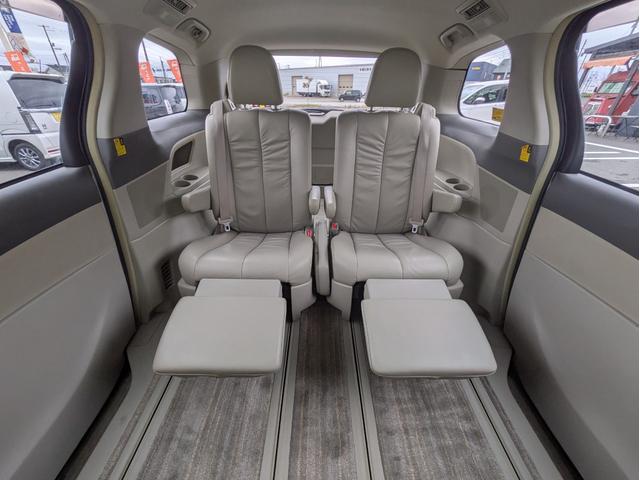 エスティマハイブリッド Ｇ　レザーパッケージ　４ＷＤ　メーカーナビ　フルセグ　バックカメラ　両側パワースライド　パワーバックドア　ＥＴＣ　シートヒーター　クルーズコントロール　ＡＣ１００Ｖ（27枚目）