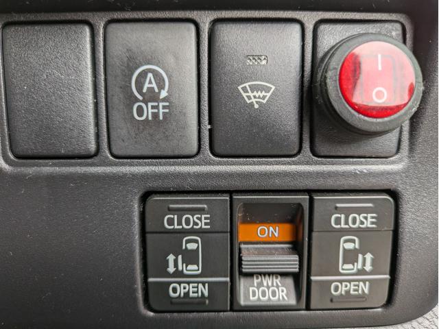 ノア Ｘ　４ＷＤ　寒冷地仕様　ワンオーナー　純正ナビ　フルセグＴＶ　バックカメラ　両側パワースライドドア　ＬＥＤヘッドライト　ＥＴＣ　クルーズコントロール　エンジンスターター（18枚目）