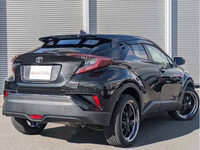 Ｃ－ＨＲ Ｓ－Ｔ　ＬＥＤパッケージ　４ＷＤ　純正ナビ　フルセグＴＶ　バックカメラ　ＲＡＹＳ１９インチ　セーフティセンス　ＬＥＤヘッドライト　ＥＴＣ　前後ドライブレコーダー　純正ＡＷ冬タイヤ　エンジンスターター（6枚目）