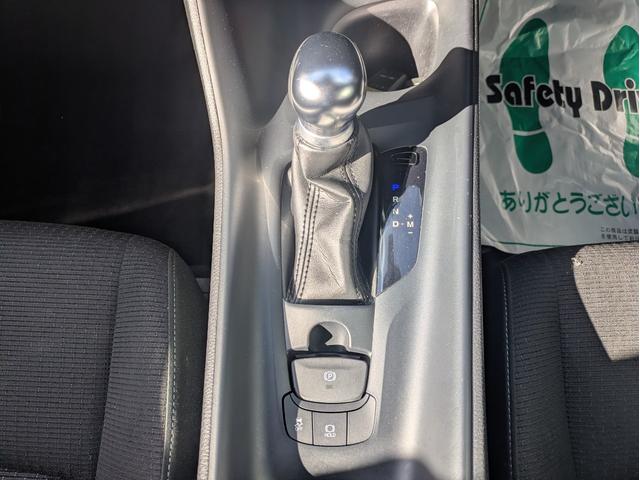 Ｃ－ＨＲ Ｓ－Ｔ　ＬＥＤパッケージ　４ＷＤ　純正ナビ　フルセグＴＶ　バックカメラ　ＲＡＹＳ１９インチ　セーフティセンス　ＬＥＤヘッドライト　ＥＴＣ　前後ドライブレコーダー　純正ＡＷ冬タイヤ　エンジンスターター（13枚目）