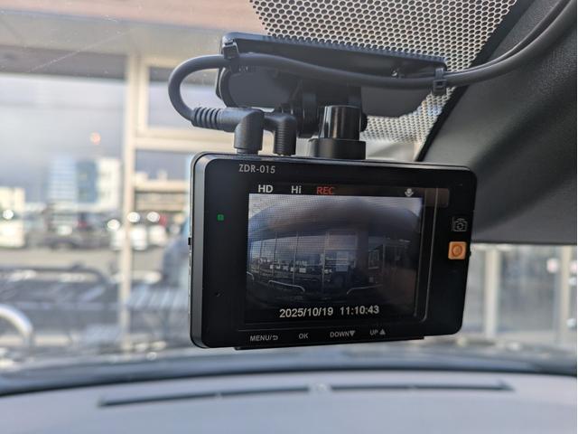 Ｃ－ＨＲ Ｓ－Ｔ　ＬＥＤパッケージ　４ＷＤ　純正ナビ　フルセグＴＶ　バックカメラ　ＲＡＹＳ１９インチ　セーフティセンス　ＬＥＤヘッドライト　ＥＴＣ　前後ドライブレコーダー　純正ＡＷ冬タイヤ　エンジンスターター（20枚目）