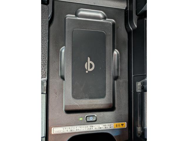ハリアーハイブリッド プレミアム　アドバンスドパッケージ　４ＷＤ　メーカーナビ　フルセグＴＶ　全方位モニター　ＪＢＬサウンド　パワーバックドア　ＥＴＣ　レーダークルーズコントロール　ワイヤレス充電　夏・冬タイヤ　ＭＴモード（20枚目）