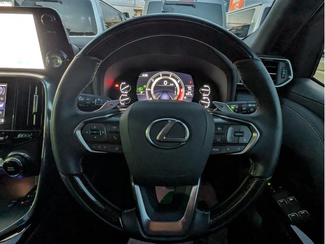 LX LX600 エグゼクティブ 4WD ワンオーナー 禁煙車 寒冷地仕様 リアエンターテイメント マークレビンソン ムーンルーフ 前後ドライブレコーダー デジタルインナーミラー(15枚目)