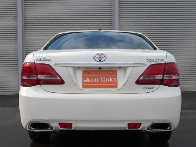 クラウン ロイヤルサルーンｉ－Ｆｏｕｒ　ナビパッケージ　４ＷＤ　ワンオーナー　メーカーナビ　フルセグＴＶ　バックカメラ　ＥＴＣ　クルーズコントロール　パワーシート　プッシュスタート　夏・冬タイヤ（7枚目）