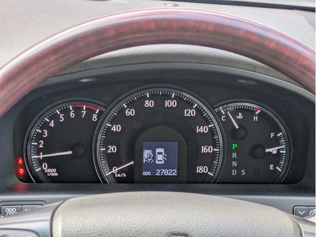 クラウン ロイヤルサルーンｉ－Ｆｏｕｒ　ナビパッケージ　４ＷＤ　ワンオーナー　メーカーナビ　フルセグＴＶ　バックカメラ　ＥＴＣ　クルーズコントロール　パワーシート　プッシュスタート　夏・冬タイヤ（14枚目）