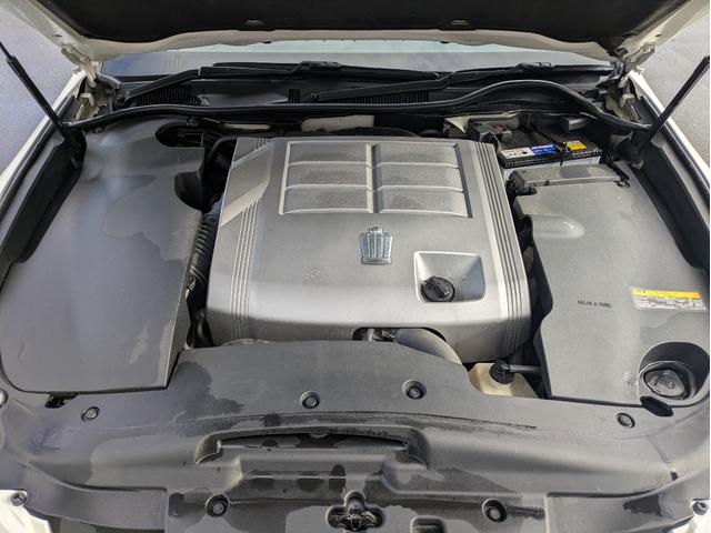 クラウン ロイヤルサルーンｉ－Ｆｏｕｒ　ナビパッケージ　４ＷＤ　ワンオーナー　メーカーナビ　フルセグＴＶ　バックカメラ　ＥＴＣ　クルーズコントロール　パワーシート　プッシュスタート　夏・冬タイヤ（28枚目）