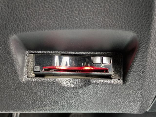 プリウス S 4WD ワンオーナー 寒冷地仕様 社外ナビ フルセグTV バックカメラ ETC LEDヘッドライト クルーズコントロール 純正エンジンスターター フロントドライブレコーダー 夏・冬タイヤ(20枚目)