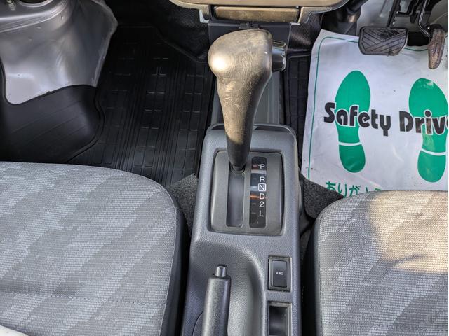 キャリイトラック KCエアコン・パワステ リミテッド 4WD ワンオーナー 純正オーディオ エアコン パワステ オートマ 夏・冬タイヤ(18枚目)