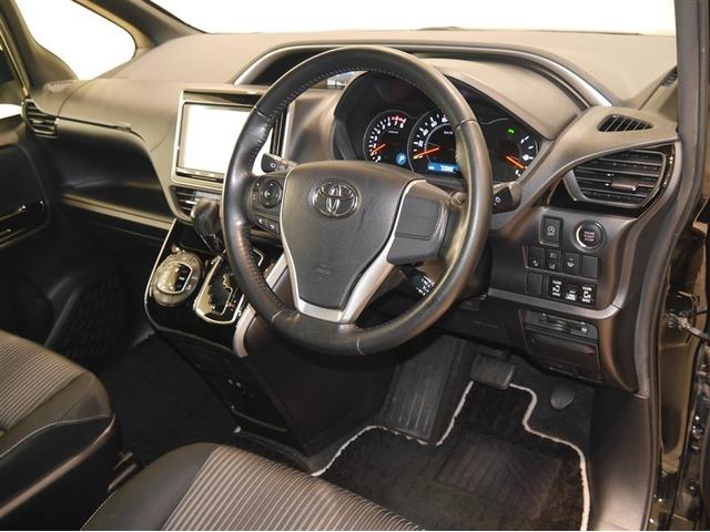 ヴォクシー ＺＳ　煌ＩＩ　両側ＰＳＤ　アルミホイール　ＶＳＣ　ナビ＆ＴＶ　ＤＶＤ再生可能　スマートキ－　ＰＳ　オートエアコン　キーレスエントリー　地デジＴＶ　全席パワーウインドウ　ＬＥＤライト　ＡＢＳ　バックモニター　寒冷地（4枚目）