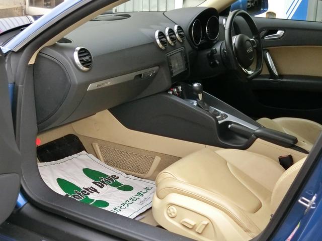 2.0TFSI クワトロ ホワイトレザーシート(10枚目)