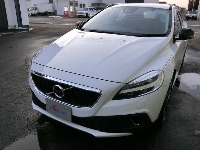 V40 クロスカントリー T5 AWD モメンタム ワンオーナー車 後期マイナーチェンジ後モデル パワーバックドア 純正ナビ スマートキー 走行34000キロ(2枚目)