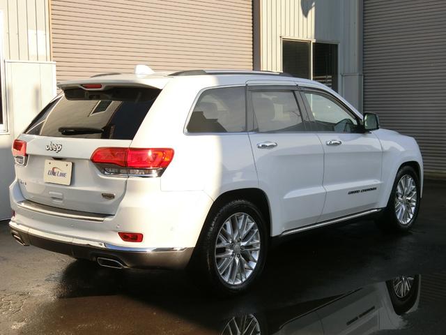 ジープ・グランドチェロキー サミット　サンルーフ　ｈａｒｍａｎ／ｋａｒｄｏｎサウンド　レーダークルーズコントロール　限定車サミット（12枚目）