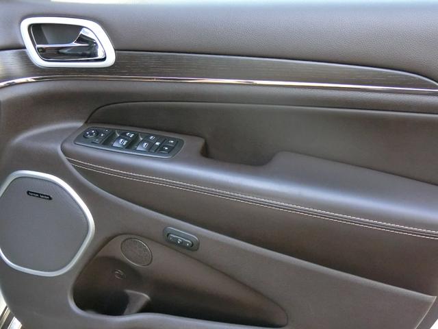 ジープ・グランドチェロキー サミット　サンルーフ　ｈａｒｍａｎ／ｋａｒｄｏｎサウンド　レーダークルーズコントロール　限定車サミット（20枚目）