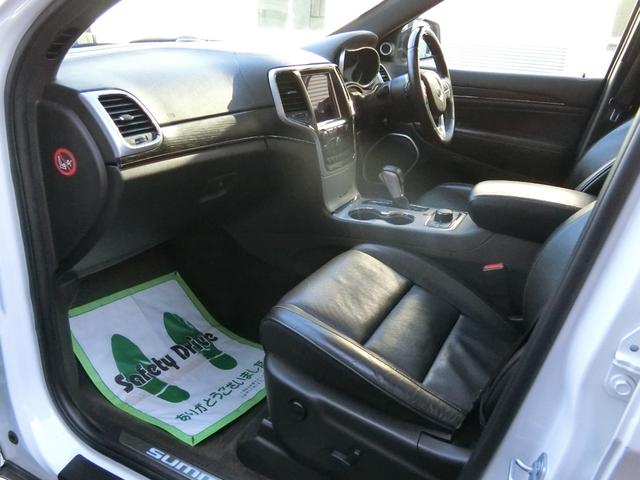 ジープ・グランドチェロキー サミット　サンルーフ　ｈａｒｍａｎ／ｋａｒｄｏｎサウンド　レーダークルーズコントロール　限定車サミット（30枚目）