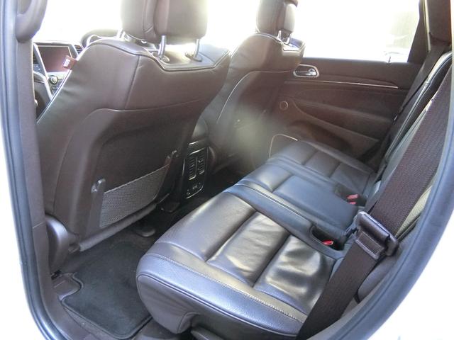 ジープ・グランドチェロキー サミット　サンルーフ　ｈａｒｍａｎ／ｋａｒｄｏｎサウンド　レーダークルーズコントロール　限定車サミット（35枚目）