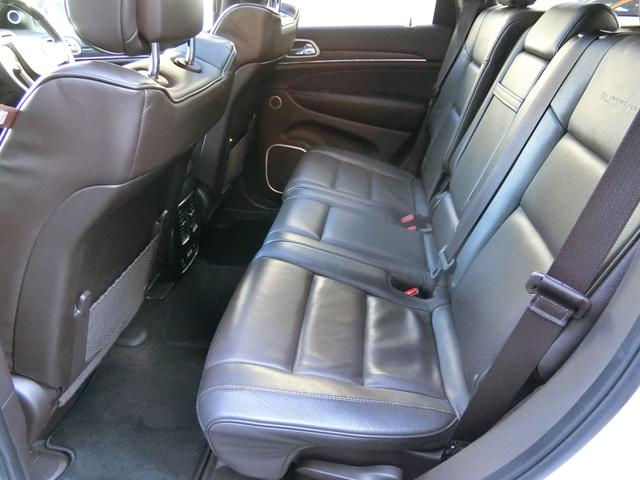 ジープ・グランドチェロキー サミット　サンルーフ　ｈａｒｍａｎ／ｋａｒｄｏｎサウンド　レーダークルーズコントロール　限定車サミット（36枚目）