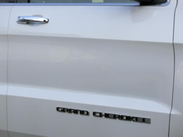 ジープ・グランドチェロキー サミット　サンルーフ　ｈａｒｍａｎ／ｋａｒｄｏｎサウンド　レーダークルーズコントロール　限定車サミット（42枚目）