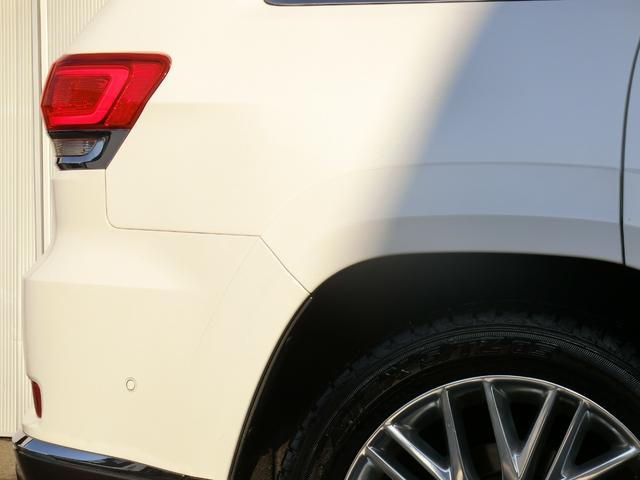 ジープ・グランドチェロキー サミット　サンルーフ　ｈａｒｍａｎ／ｋａｒｄｏｎサウンド　レーダークルーズコントロール　限定車サミット（44枚目）
