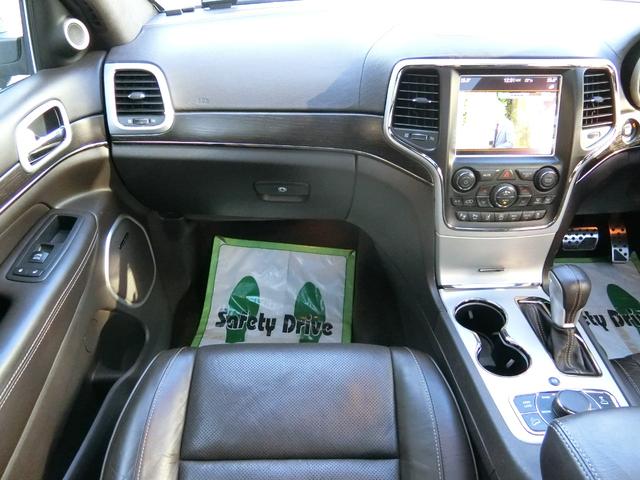 ジープ・グランドチェロキー サミット　サンルーフ　ｈａｒｍａｎ／ｋａｒｄｏｎサウンド　レーダークルーズコントロール　限定車サミット（54枚目）