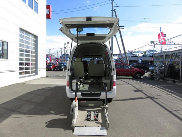 チェアキャブ 車いす仕様車 4WD 車いす2台 10人乗り(3枚目)