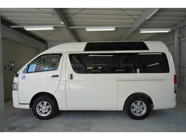 ハイエースバン 　Ｄ－ＴＢ　車いす仕様車　４ＷＤ　Ｄ保証　２年車検（付）・Ｂカメラ・スイングアームリフト・車いす固定装置２基・オートステップ・１０人乗り・キーレス・リアヒーター（10枚目）