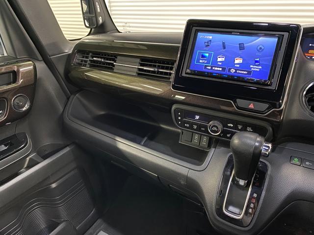 Ｎ－ＢＯＸカスタム Ｇ・Ｌターボホンダセンシング　４ＷＤ　Ｄ保証　２年車検付・ホンダセンシング・ナビ・ＴＶ・ＣＤ／ＤＶＤ／ＢＴ・Ｂカメラ・スマートキー・純正エアロ・Ｗパワスラ・レーダークルコン・パドルシフト・シートヒーター・ＥＴＣ・ハーフレザーシート（19枚目）