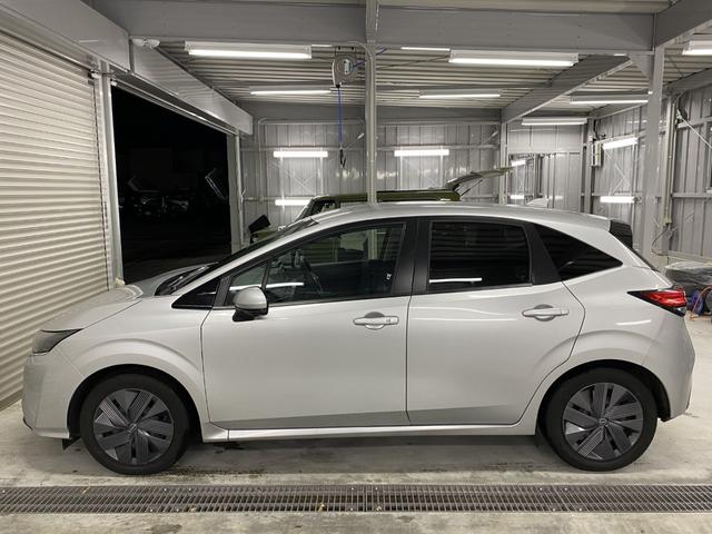 ノート X FOUR 4WD C保証 2年車検(付)・衝突軽減B・純正ナビ・TV・BT・Bカメラ・アラウンドビュー・プロパイロット・インテリキー・シートヒーター・ETC・ステアリングヒーター・コーナーセンサー・Pスタート(10枚目)