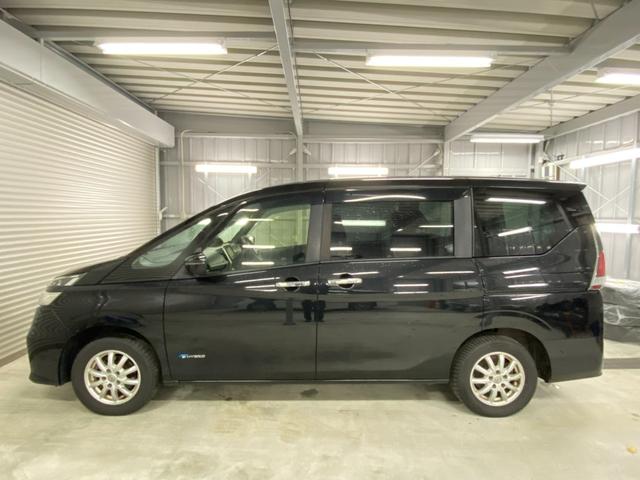 セレナ X Vセレクション 4WD D保証 2年車検(付)・衝突軽減ブレーキ・8インチナビ・TV・CD/DVD/BT・Bカメラ・アラウンドビュー・フリップダウン・インテリキー・クルコン・Wパワスラ・ETC・エンスタ・Pスタート(10枚目)