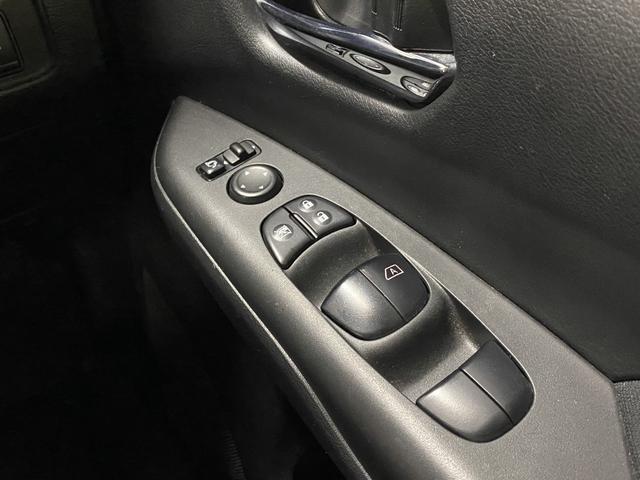 セレナ X Vセレクション 4WD D保証 2年車検(付)・衝突軽減ブレーキ・8インチナビ・TV・CD/DVD/BT・Bカメラ・アラウンドビュー・フリップダウン・インテリキー・クルコン・Wパワスラ・ETC・エンスタ・Pスタート(28枚目)