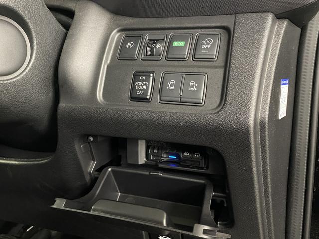 セレナ X Vセレクション 4WD D保証 2年車検(付)・衝突軽減ブレーキ・8インチナビ・TV・CD/DVD/BT・Bカメラ・アラウンドビュー・フリップダウン・インテリキー・クルコン・Wパワスラ・ETC・エンスタ・Pスタート(29枚目)