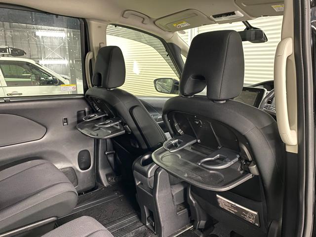 セレナ X Vセレクション 4WD D保証 2年車検(付)・衝突軽減ブレーキ・8インチナビ・TV・CD/DVD/BT・Bカメラ・アラウンドビュー・フリップダウン・インテリキー・クルコン・Wパワスラ・ETC・エンスタ・Pスタート(33枚目)