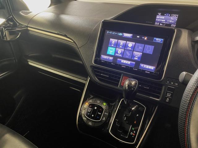 エスクァイア Ｇｉ　ブラックテーラード　４ＷＤ　２年車検（付）・ＴＳＳ・衝突軽減Ｂ・純正９インチナビ・ＴＶ・ＣＤ／ＤＶＤ／ＢＴ・Ｂカメラ・フリップダウン・スマートキー・Ｗパワスラ・７人乗り・ＥＴＣ・寒冷地仕様・エンスタ・純正エアロ・クルコン（21枚目）