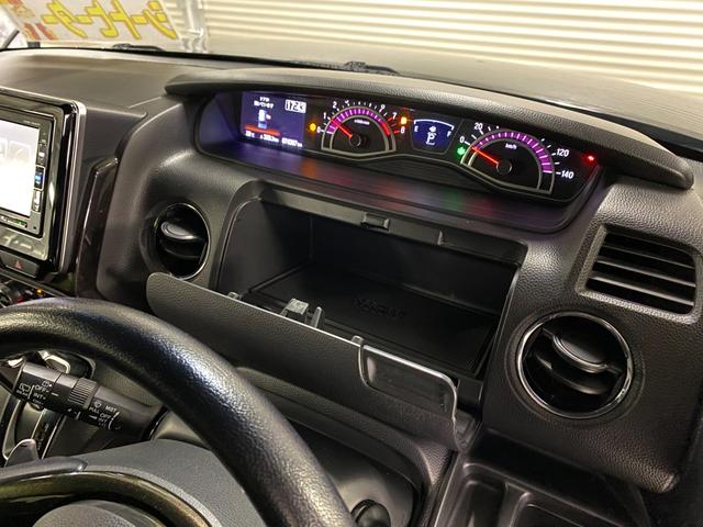 N-BOXカスタム G・Lターボホンダセンシング 4WD D保証 2年車検(付)・ホンダセンシング・純正ナビ・TV・CD/DVD/BT・Bカメラ・スマートキー・Wパワスラ・レーダークルコン・ETC・パドルシフト・シートヒーター・Pスタート・純正エアロ(25枚目)