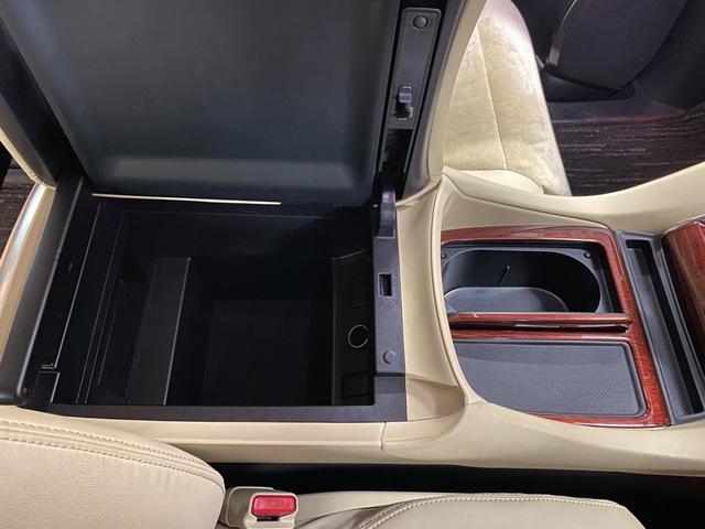 アルファードハイブリッド Ｇ　４ＷＤ　Ｃ保証　２年車検（付）・純正ナビ・ＴＶ・ＣＤ／ＤＶＤ／ＢＴ・Ｂカメラ・スマートキー・Ｗパワスラ・クルコン・７人乗り・ＥＴＣ・ハーフレザーシート・コーナーセンサー・コンビハンドル（24枚目）