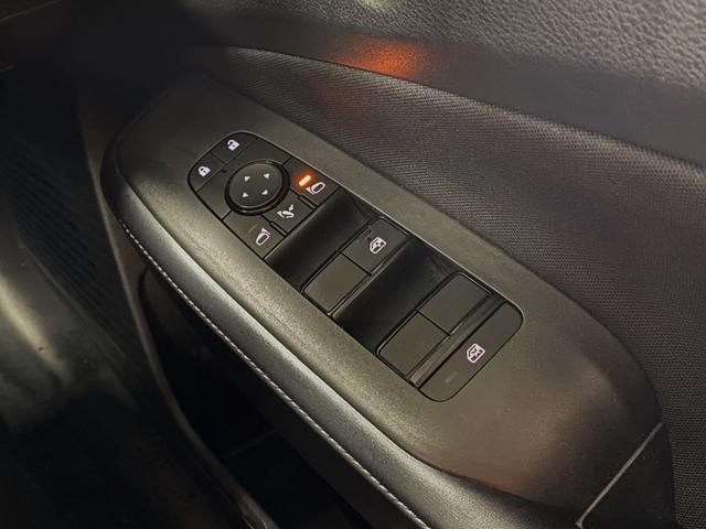 ノート Ｘ　ＦＯＵＲ　４ＷＤ　Ｃ保証　２年車検（付）・衝突軽減ブレーキ・ナビ・ＴＶ・ＢＴ・Ｂカメラ・アラウンドビュー・インテリキー・Ｐスタート・プロパイロット・ステアリングヒーター・シートヒーター・ＥＴＣ・ＢＳＭ（25枚目）