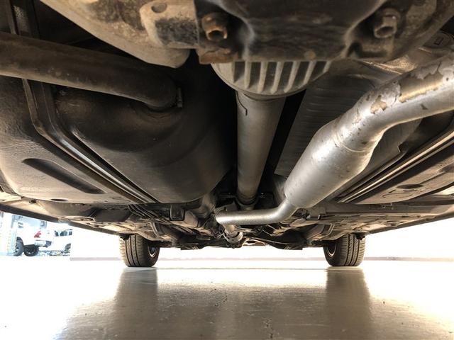 シエンタ Ｇ　衝突被害軽減　ウォークスルー　ＶＳＣ　リアカメラ　ＬＥＤライト　デュアルパワースライドドア　４ＷＤ車　キーフリーシステム　フルセグＴＶ　ＡＡＣ　パワーウインドウ　ＤＶＤ　ナビ＆ＴＶ　ＥＴＣ車載器（9枚目）