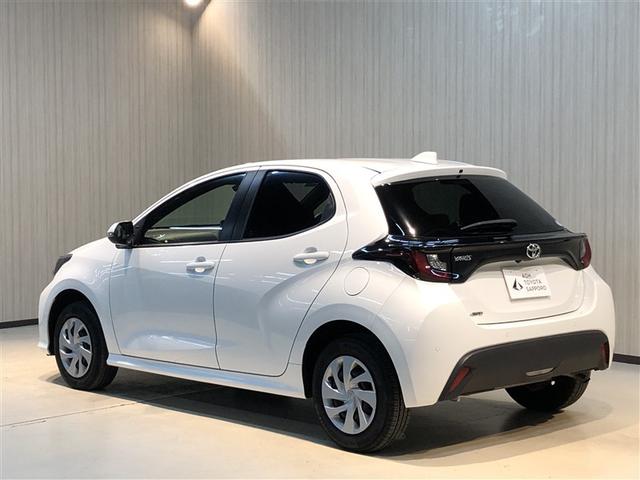 ヤリス X 追突防止装置 VSC スマートキー&プッシュスタート イモビライザー 寒冷地仕様 Bカメラ マニュアルエアコン ETC付 ナビ Aクルコン アイドリングストップ レンタアップ 4WD パワーウインドウ(7枚目)