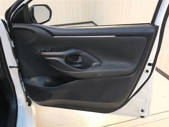 ヤリス X 追突防止装置 VSC スマートキー&プッシュスタート イモビライザー 寒冷地仕様 Bカメラ マニュアルエアコン ETC付 ナビ Aクルコン アイドリングストップ レンタアップ 4WD パワーウインドウ(12枚目)