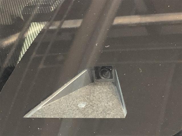 プリウス S 衝突軽減 4wd エアコン LEDヘッドライト ナビ バックガイドモニター クルコン 寒冷地仕様 ETC車載器 盗難防止システム メモリナビ パワーステアリング AC100V カーテンエアバック(5枚目)