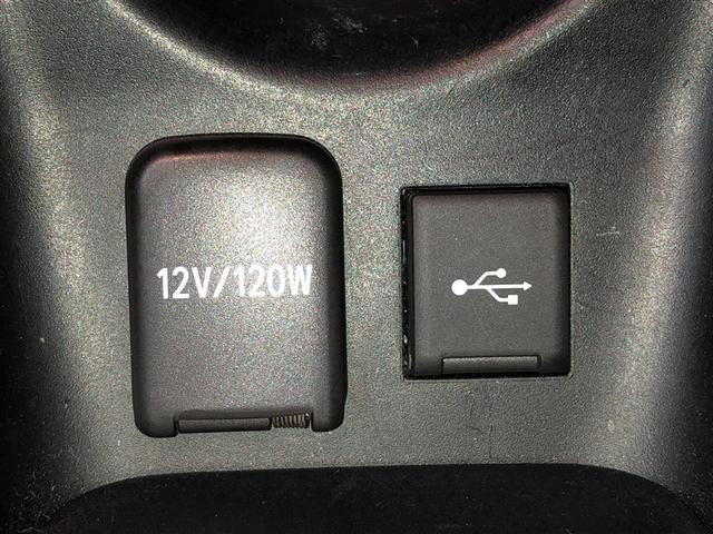プリウス S 衝突軽減 4wd エアコン LEDヘッドライト ナビ バックガイドモニター クルコン 寒冷地仕様 ETC車載器 盗難防止システム メモリナビ パワーステアリング AC100V カーテンエアバック(28枚目)