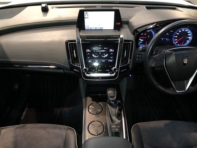 クラウンハイブリッド ＲＳアドバンス　Ｆｏｕｒ　バックモニター　衝突軽減　横滑防止装置　フルセグテレビ　エアコン　ＬＥＤライト　ナビ＆ＴＶ　オートクルーズ　ドライブレコーダー　スマートキー　電動シート　キーレス　サイドエアバッグ　ＤＶＤ　メモリナビ（2枚目）