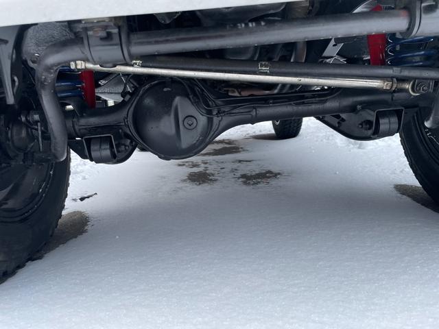 ジムニー ＸＣ　４ＷＤ．リフトアップ．社外Ｆ／Ｒバンパー（8枚目）