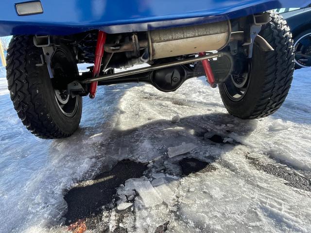 ジムニー ＸＣ　４ＷＤ．リフトアップ．社外Ｆ／Ｒバンパー（9枚目）